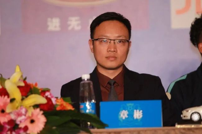 在这些工作完成后国米在转会市场上还会给小因扎吉带来一个礼物：布坎南，他可以填补受伤的夸德拉多在右路留下的空缺。